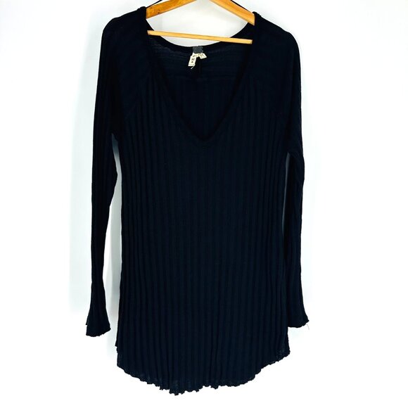 We The Free Sweaters - We The Free Black Ribbed Long Sleeve V-neck Split Hem Lightweight Stretch Top M